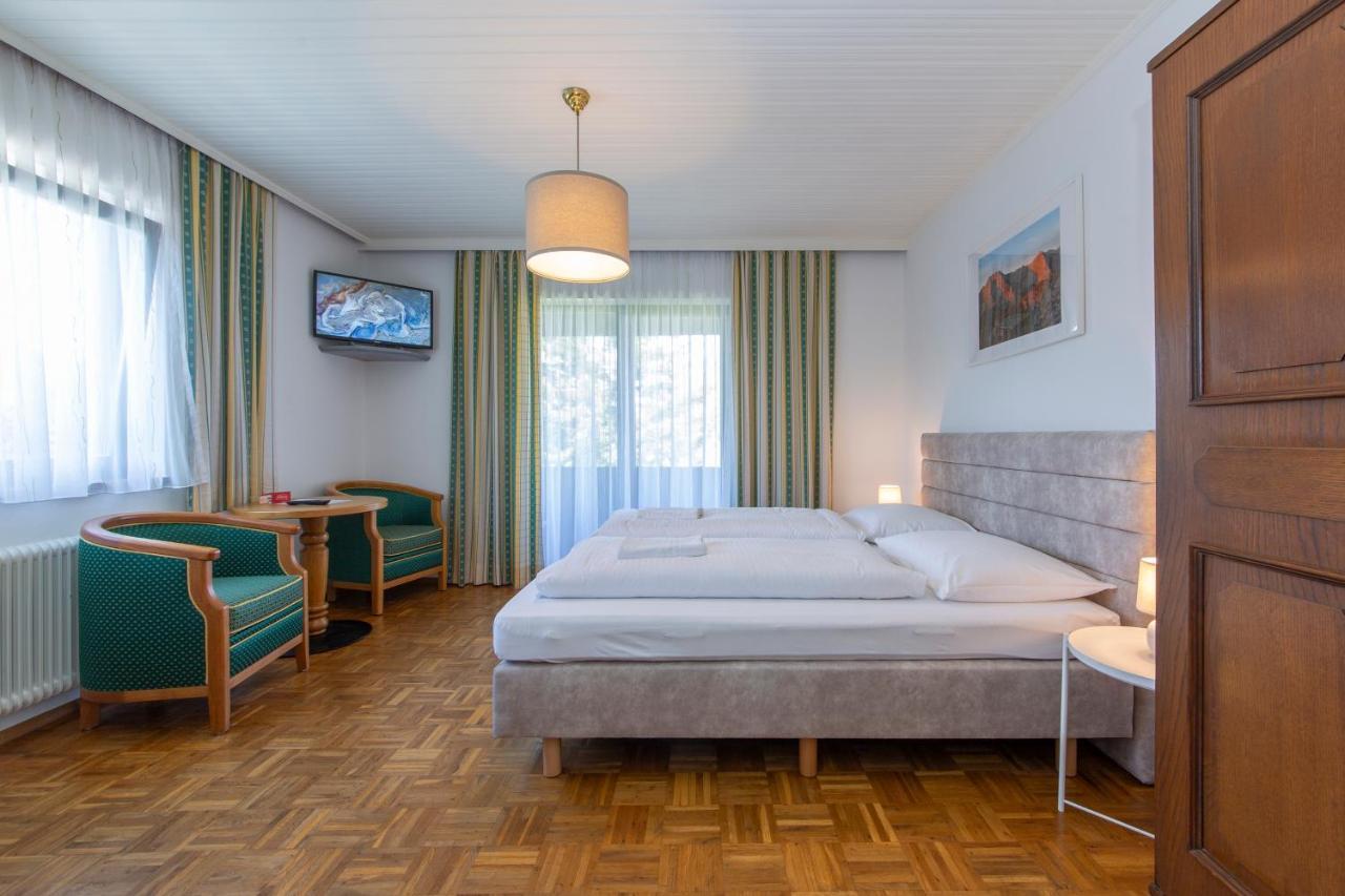 Готель Tirolerhof Занкт-Ґеорґен-ім-Аттерґау Екстер'єр фото
